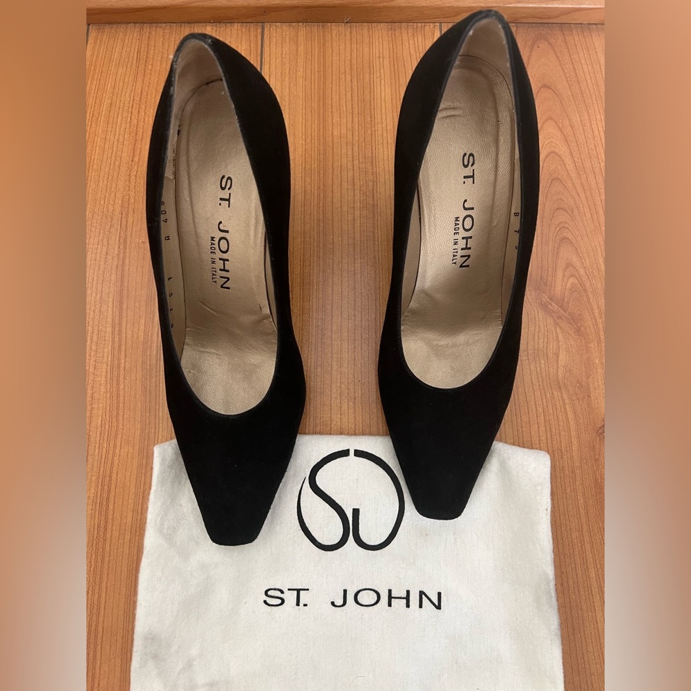 St. John Suede Black Heel Size 7